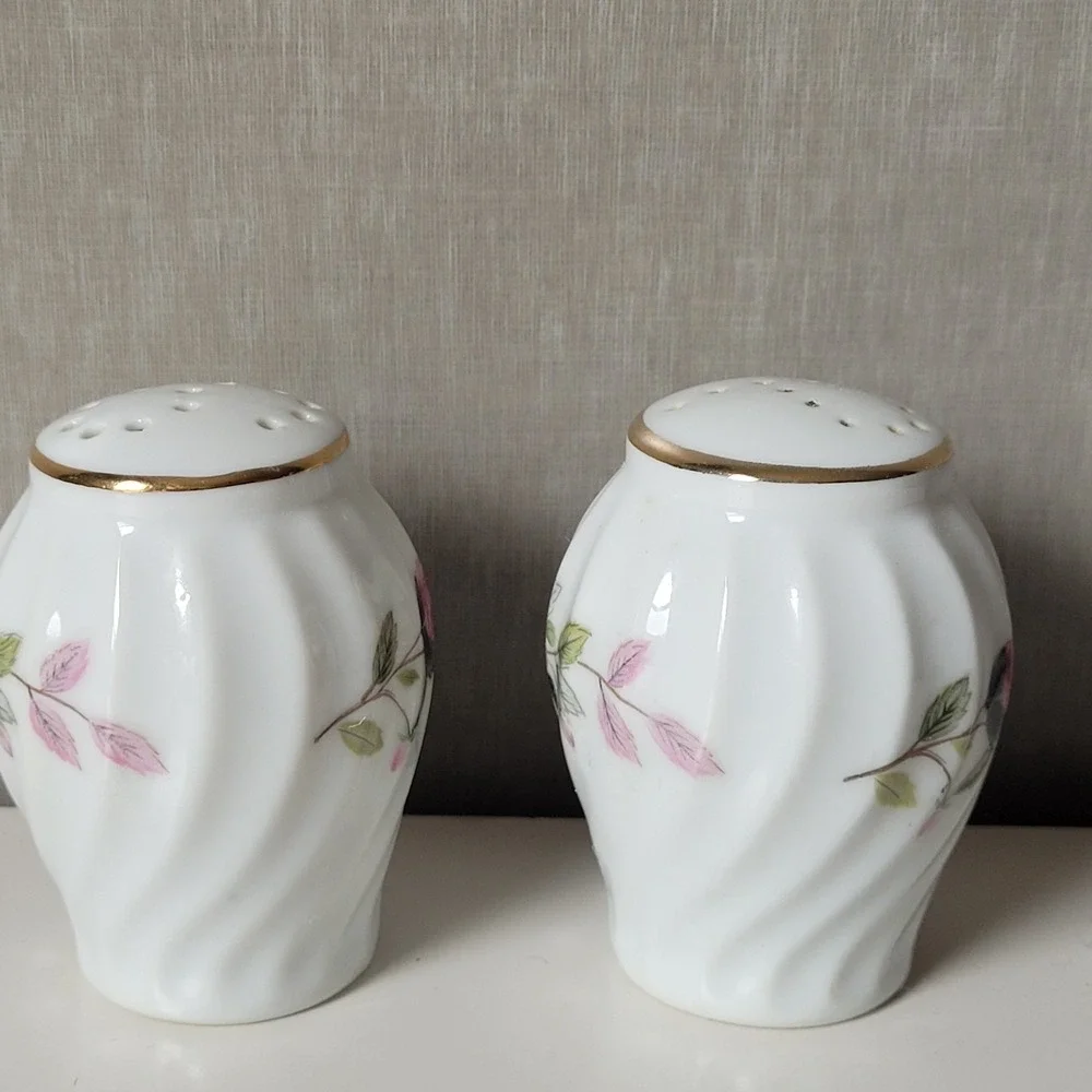 Creative Regency Rose Salt & Pepper‎ Shakers - Fine China Gold Trim - Japan